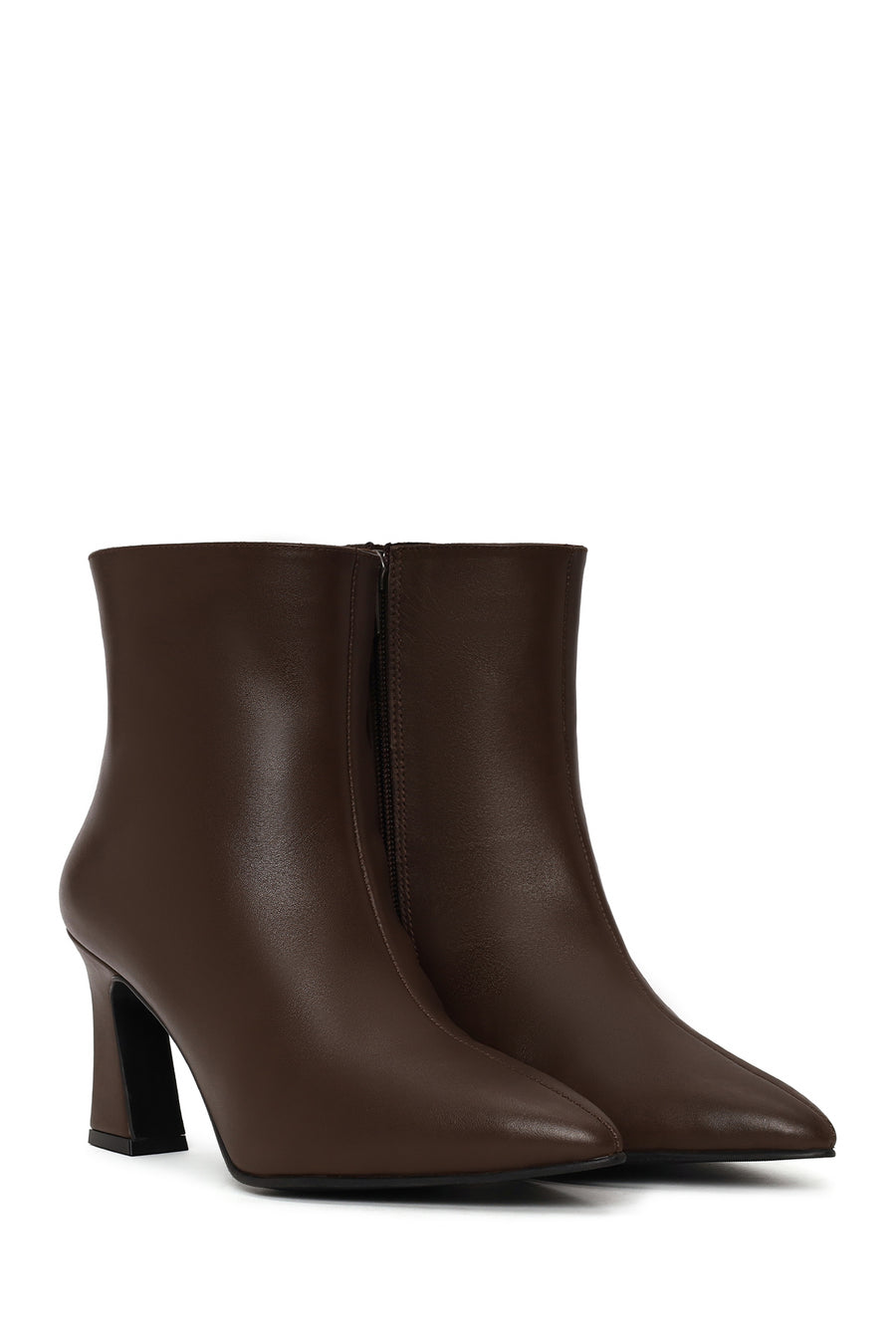 Woman Brown Zip Closure Chunky Heeled Leather Boots