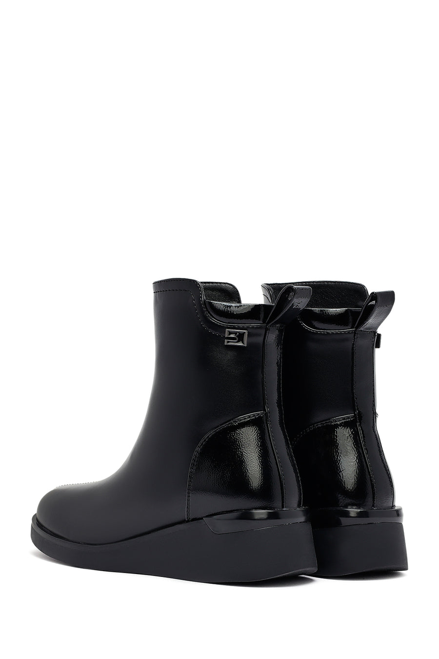 Woman Black Zippered Wedge Heeled Boots