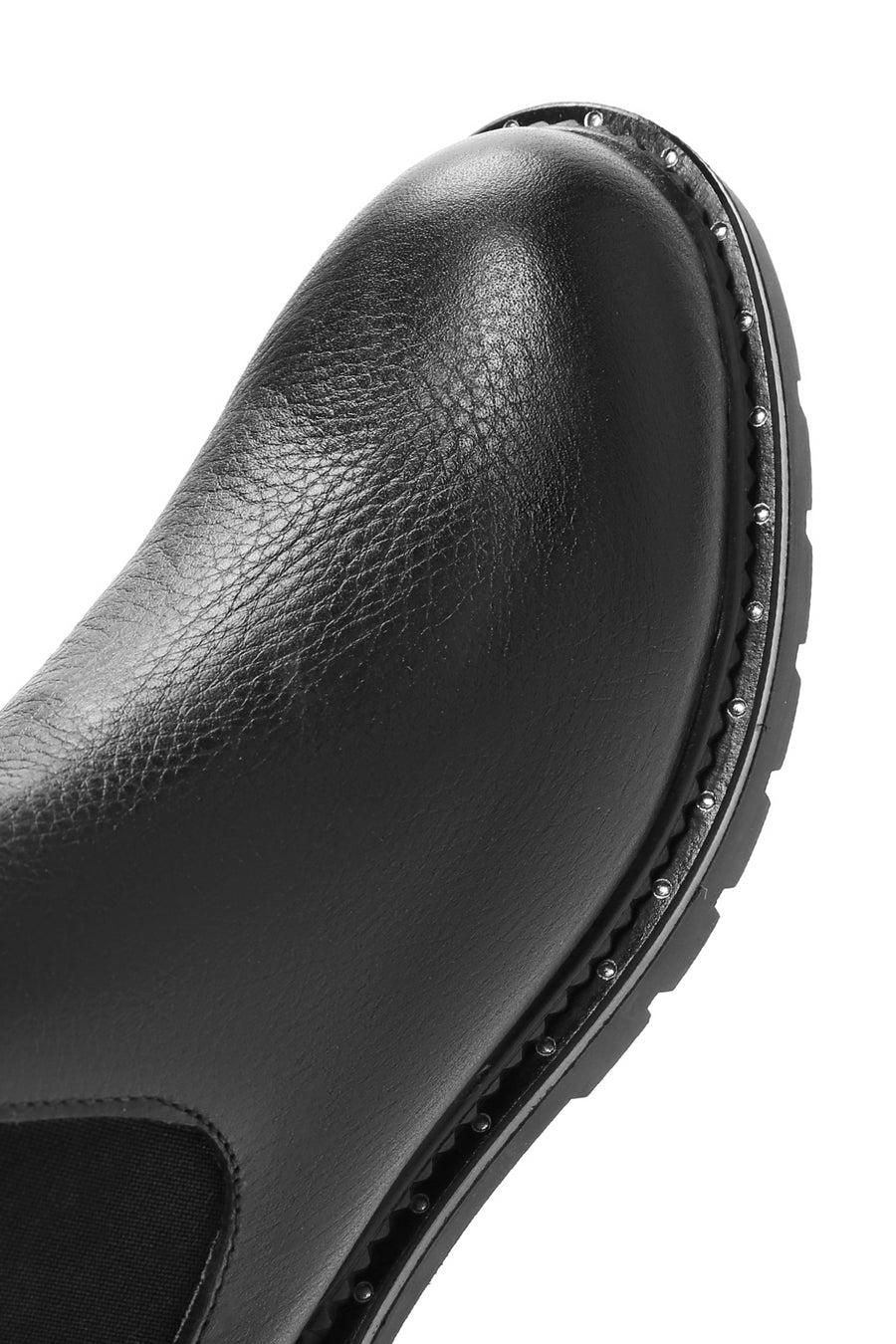 Women's Black Zippered Leather Chelsea Boots