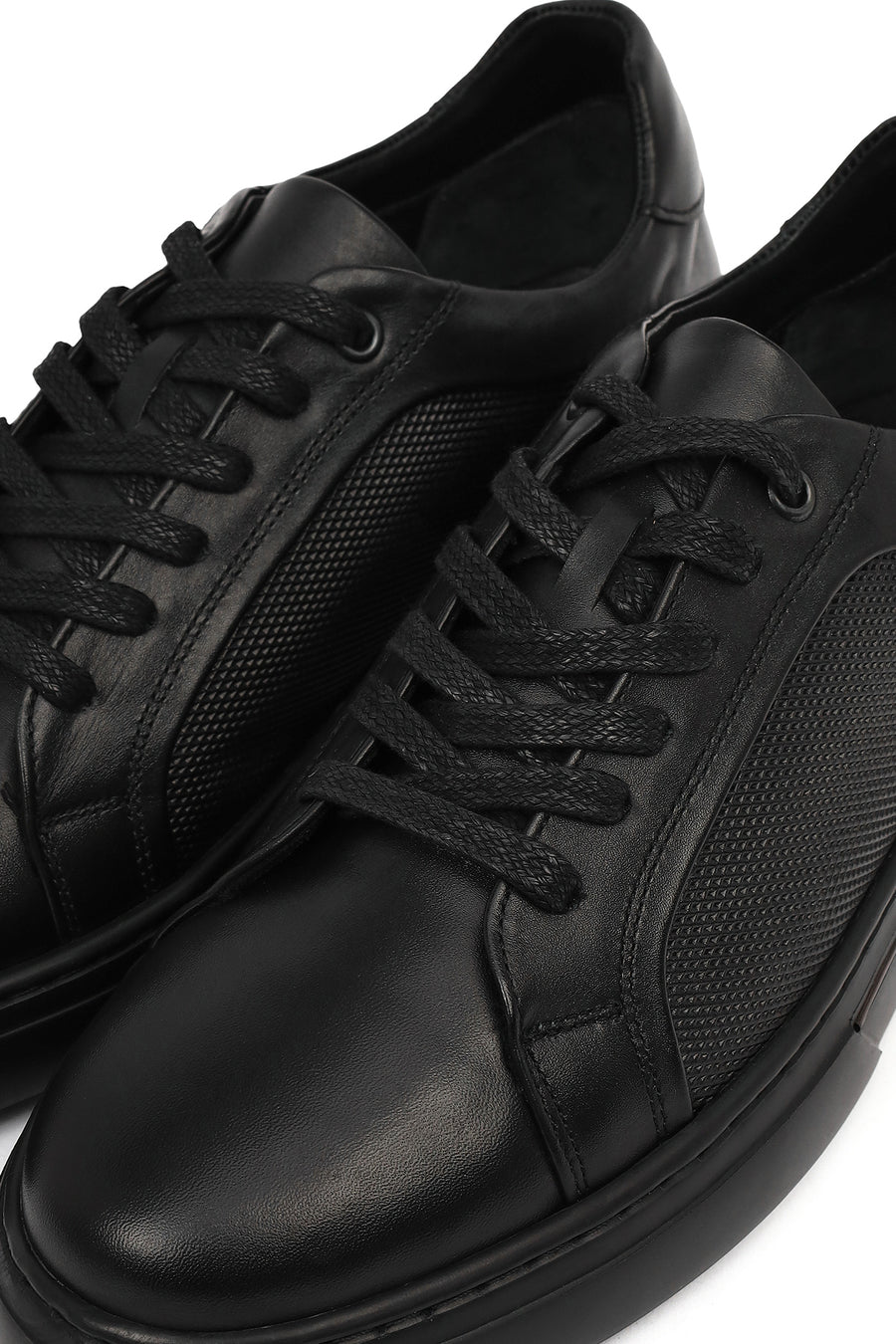 Erkek Siyah Bağcıklı Deri Sneaker