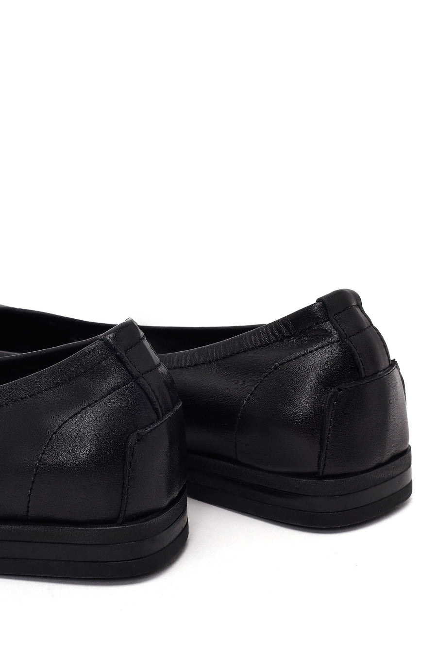 Woman Black Leather Ballet Flat