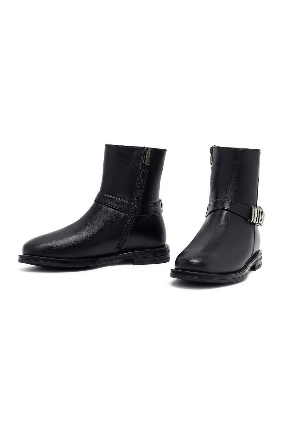 Woman Black Zippered Metal Detail Leather Boat