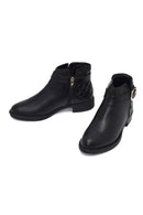 Woman Black Zip Closure Buckled Boots | Derimod
