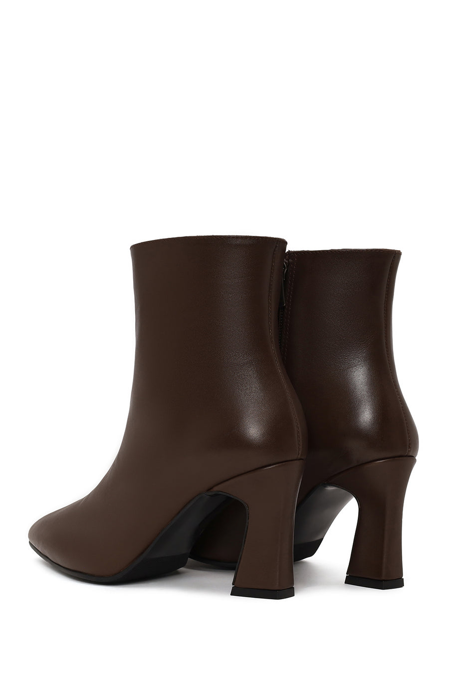 Woman Brown Zip Closure Chunky Heeled Leather Boots