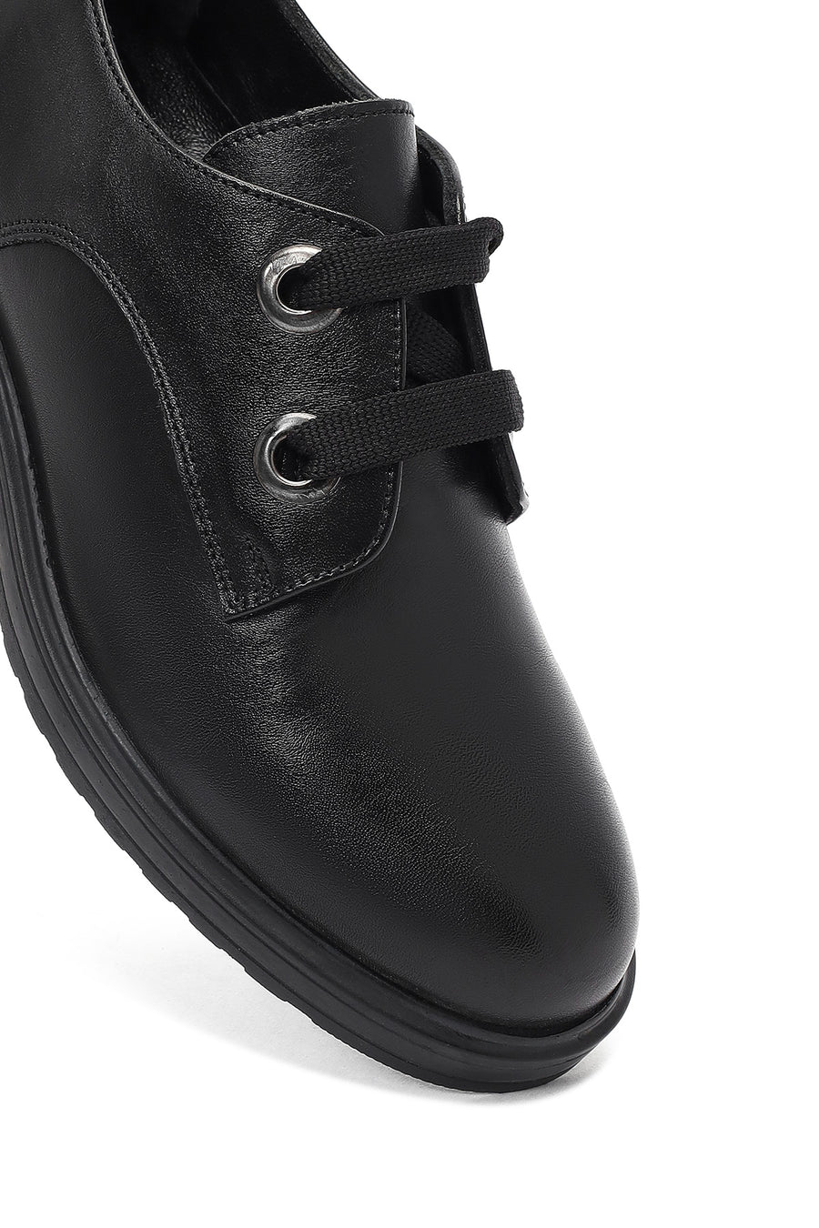 Woman Black Laced Leather Oxford Shoes