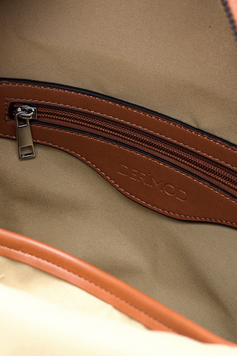 Women's Accessory Detailed Backpack
