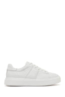 Erkek Beyaz Bağcıklı Kalın Tabanlı Deri Sneaker | Derimod