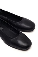 Woman Black Leather Ballet Flat | Derimod