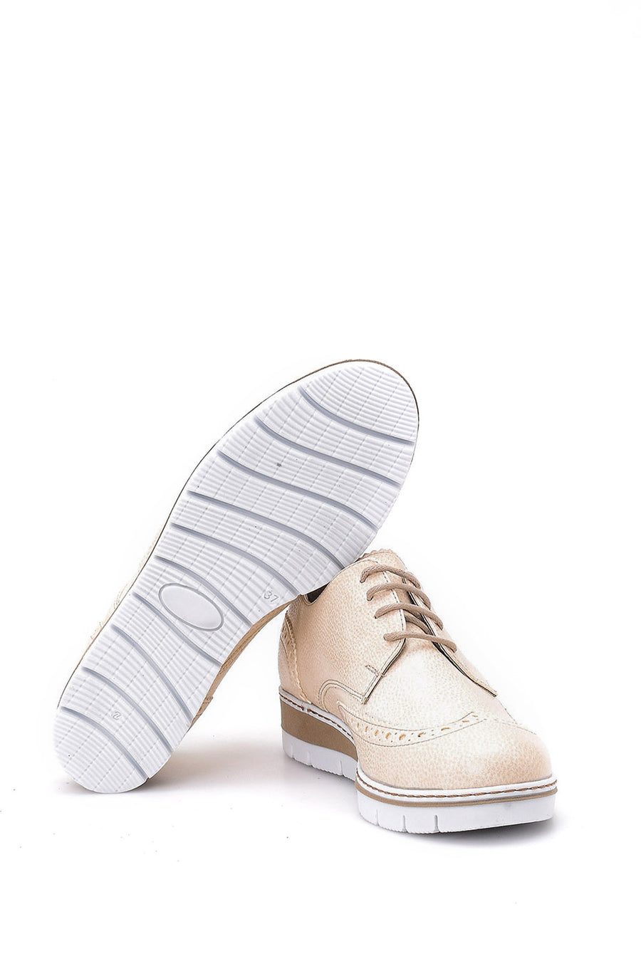 Women's Lace-Up Shoes