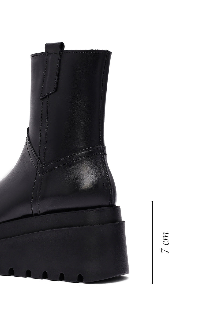Woman Black Zip Closure Thick-Soled Leather Boots