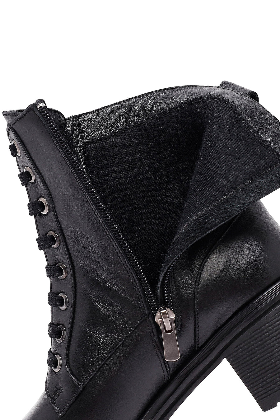 Woman Black Zippered Chunky Heels Leather Boat