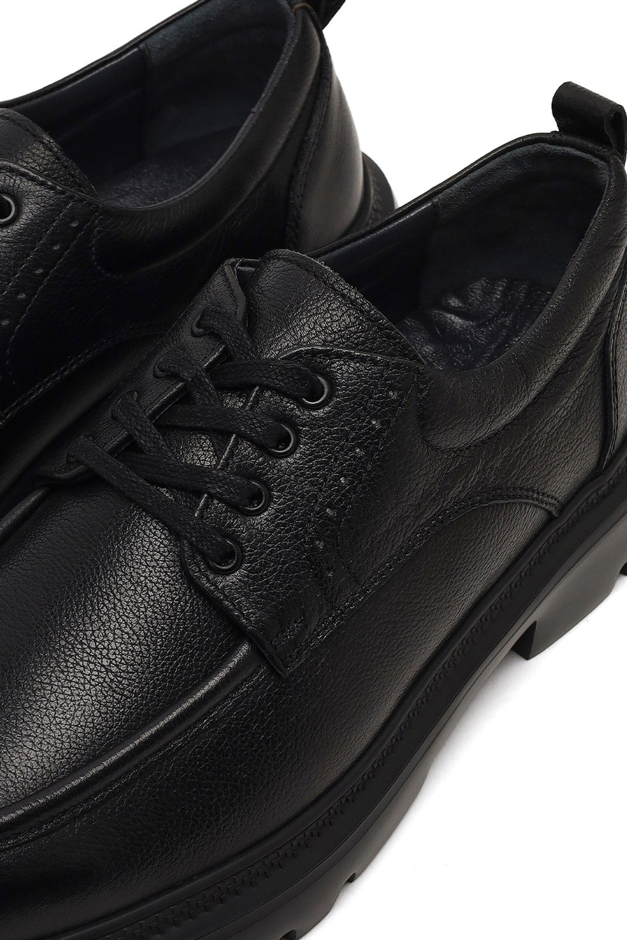 Men's Black Lace-Up Thick-Soled Leather Casual Shoe
