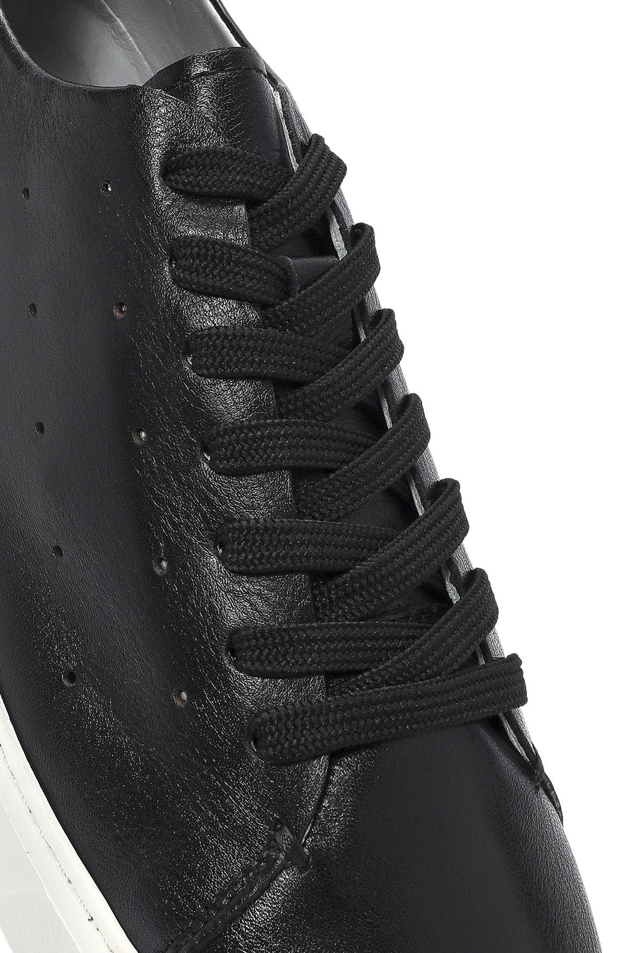 Erkek Siyah Bağcıklı Kalın Tabanlı Deri Sneaker