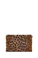 Woman Leopard Chain-Strap Plush Clutch Bag | Derimod