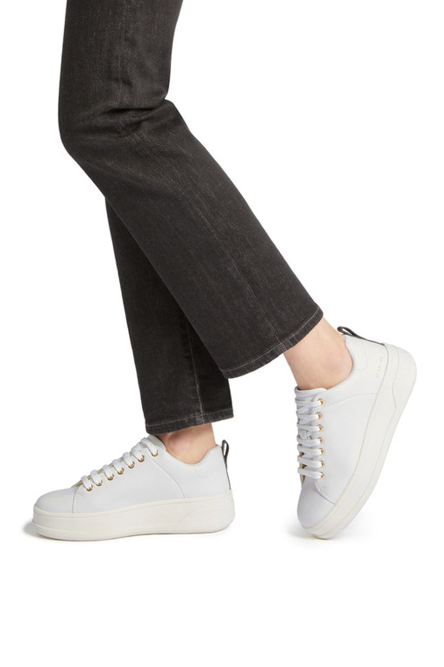 Geox Women's White Spherica Ecub-2 Lace-Up Leather Sneaker