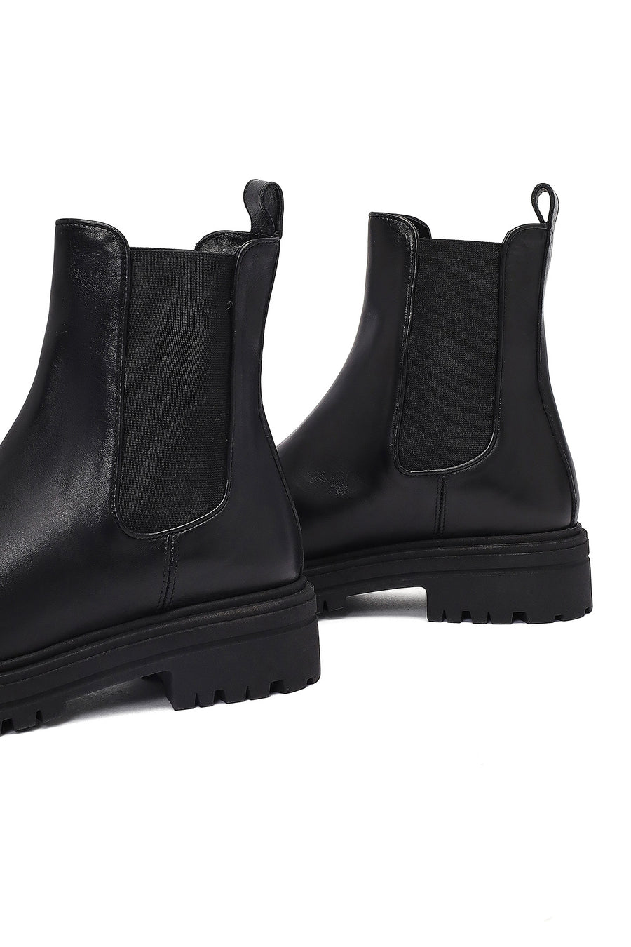 Woman Black Leather Chelsea Boots