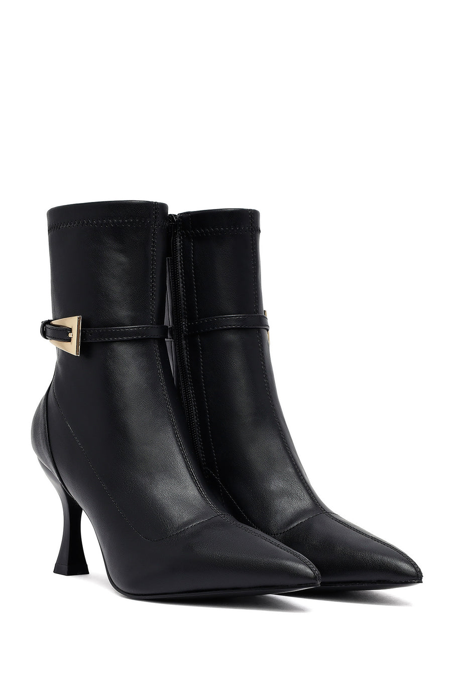 Woman Black Zippered Thin Heeled Boots
