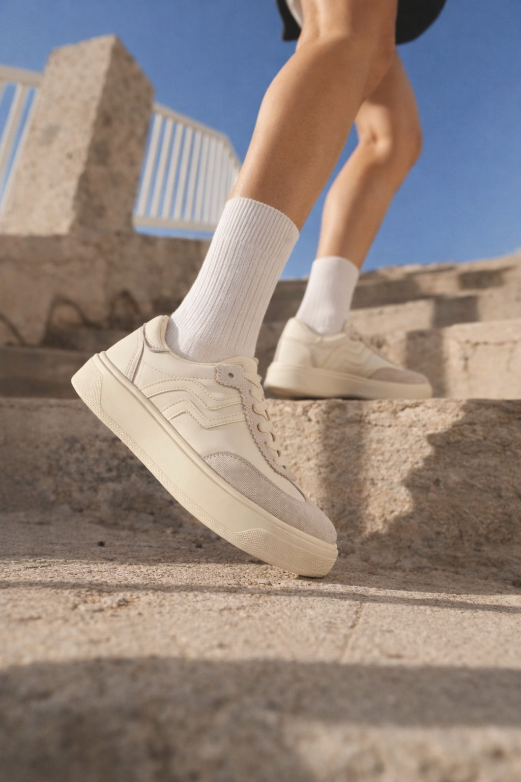Kadın Bej Bağcıklı Sneaker