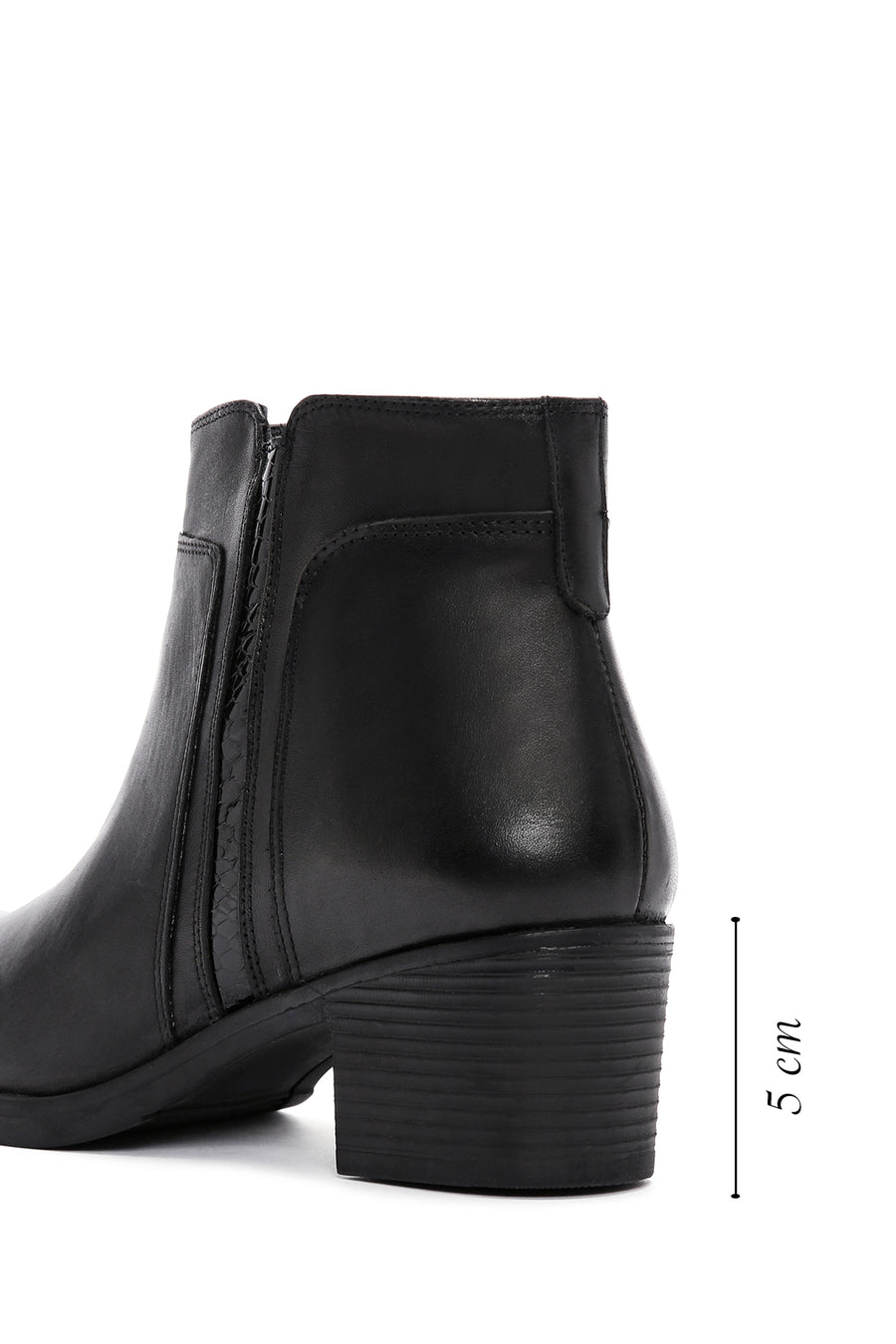 Women's Black Zippered Thick Heeled Leather Boots