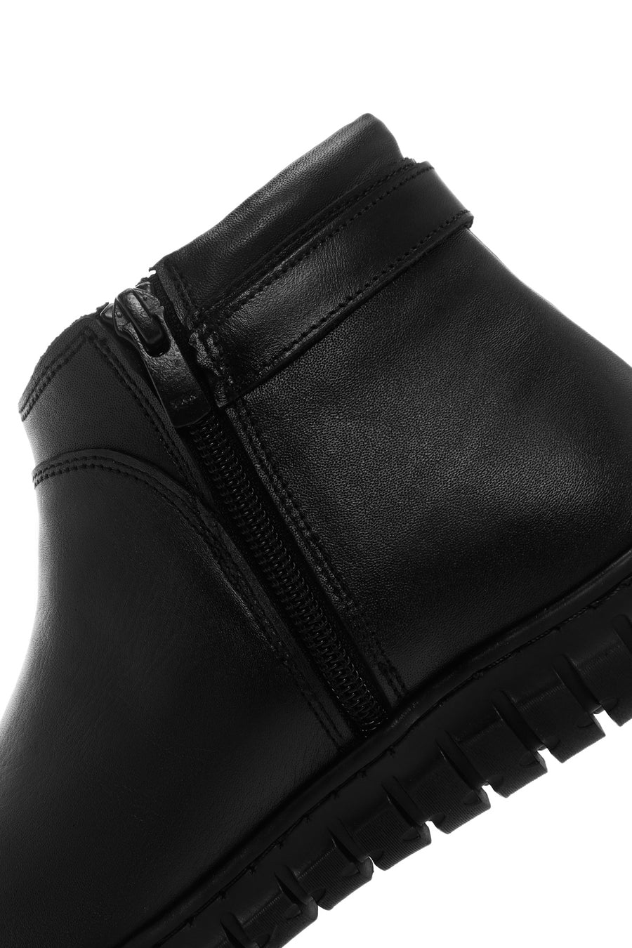 Woman Black Zippered Buckle Detail Leather Comfort Boots