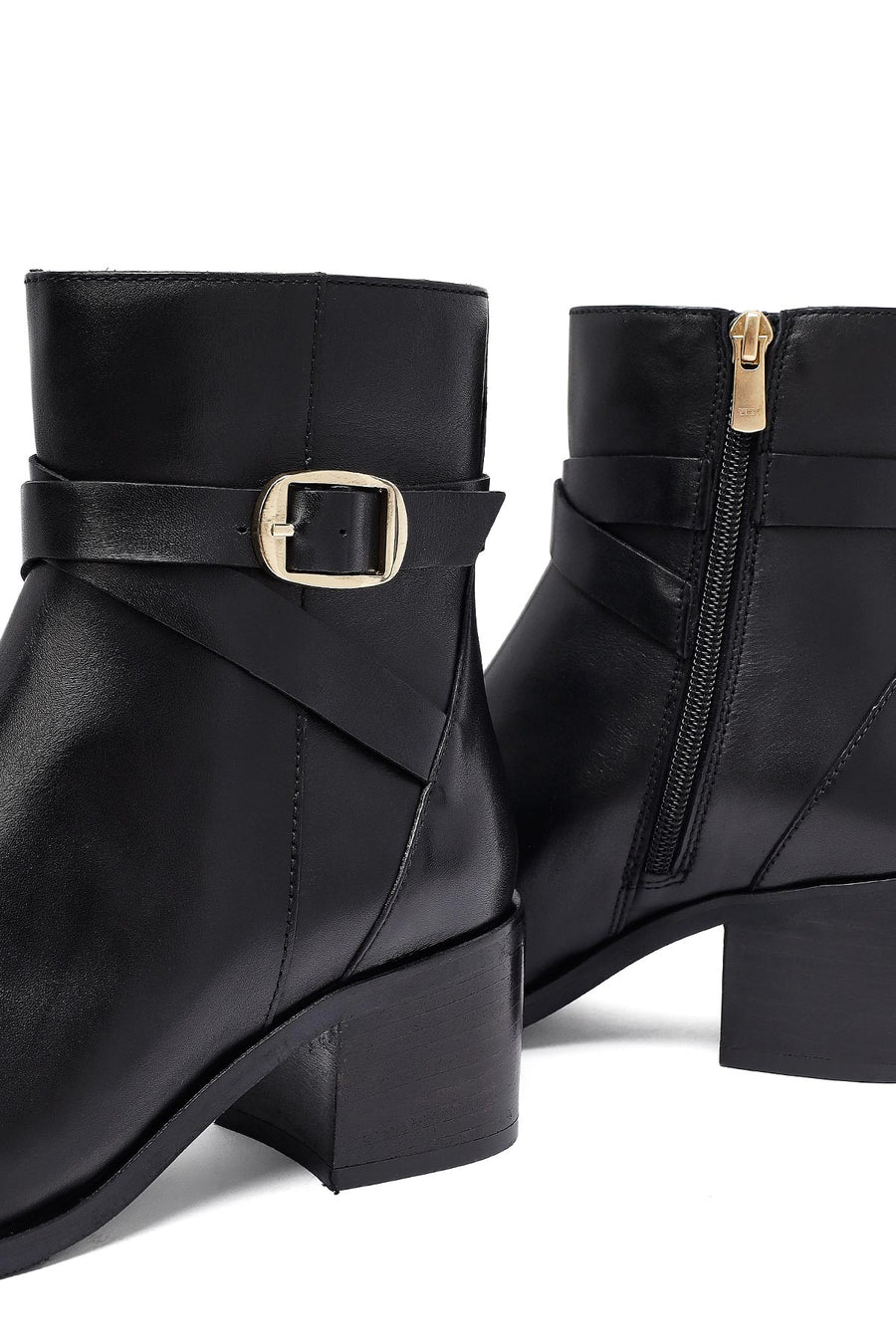 Woman Black Zip Closure Thick-Heeled Leather Boots