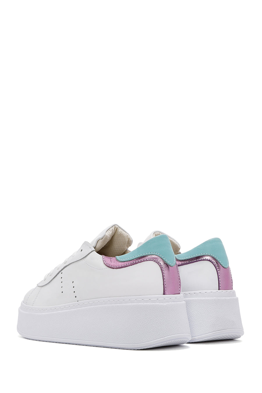 Kadın Beyaz Bağcıklı Kalın Tabanlı Deri Sneaker