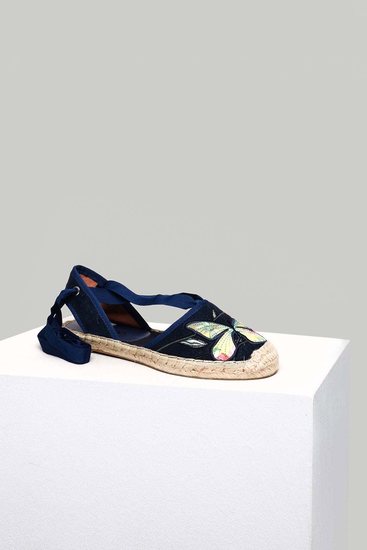 Complete the Look by Purchasing Together!