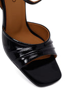 Woman Black Ankle-Strap Buckle Thick-Heel Leather Sandal | Derimod