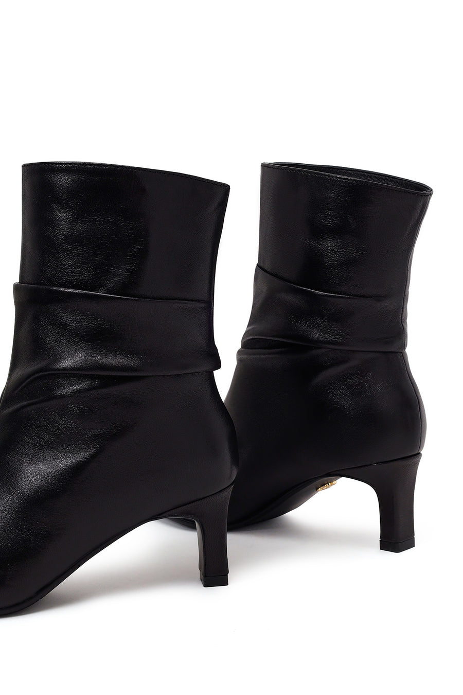 Woman Black Short Heeled Leather Boots