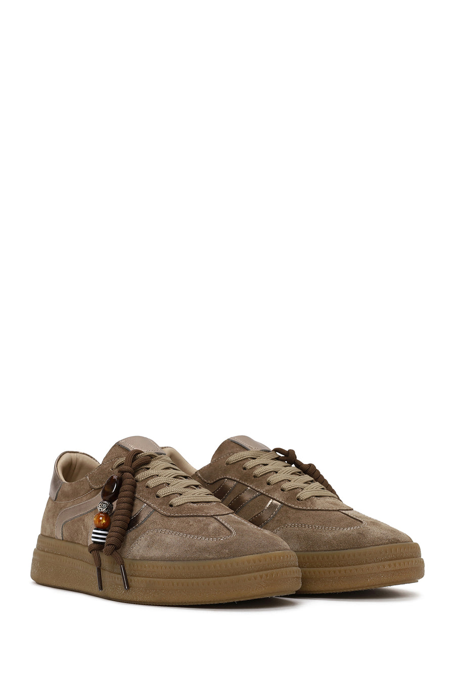 Kadın Bej Bağcıklı Charmlı Süet Deri Sneaker