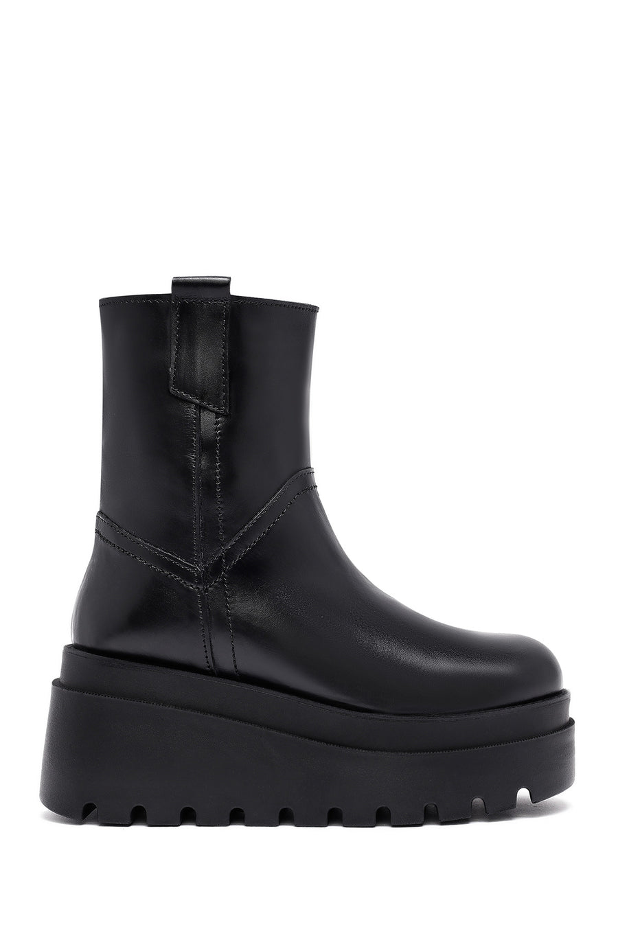 Woman Black Zip Closure Thick-Soled Leather Boots WF190011DV | Derimod