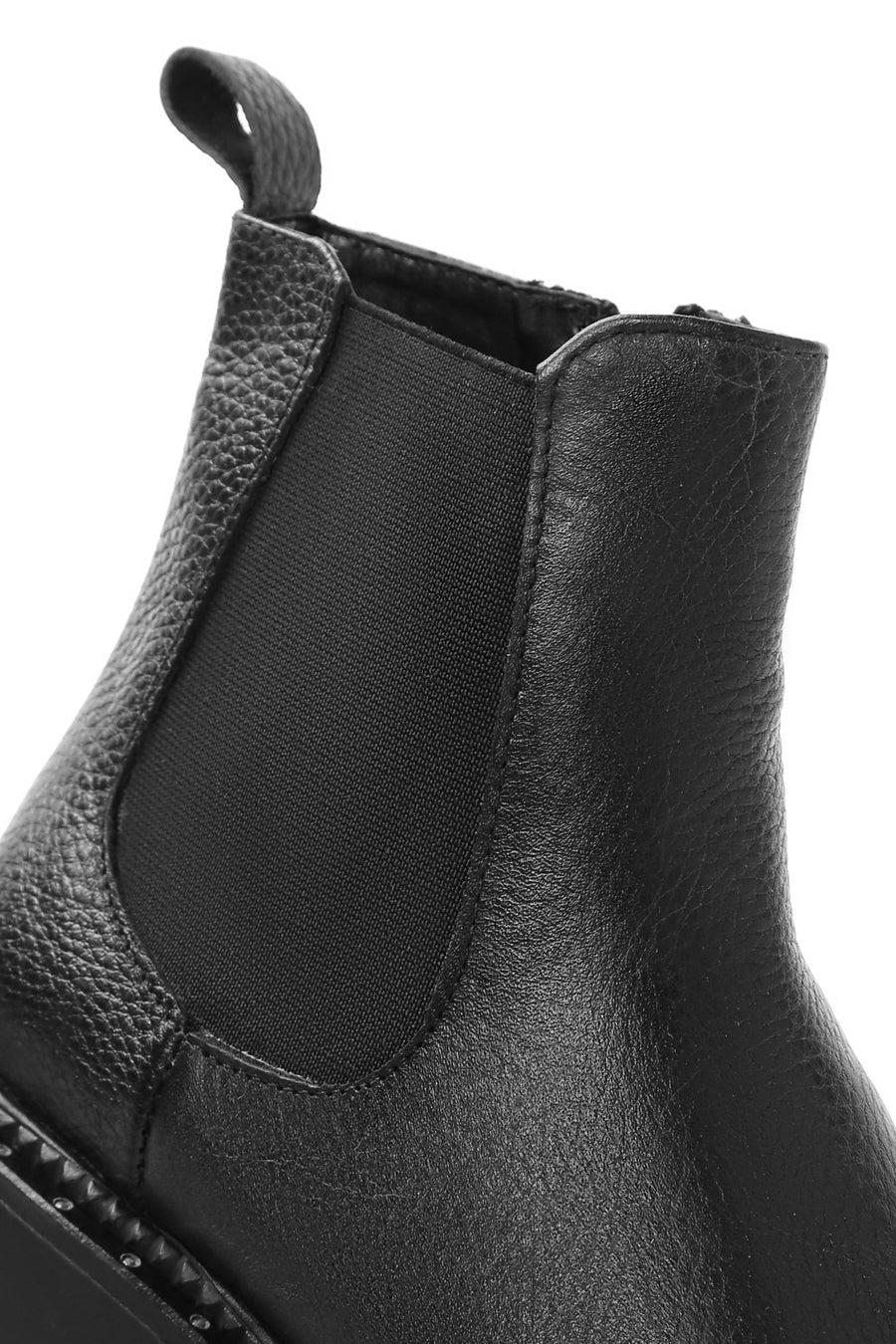 Women's Black Zippered Leather Chelsea Boots