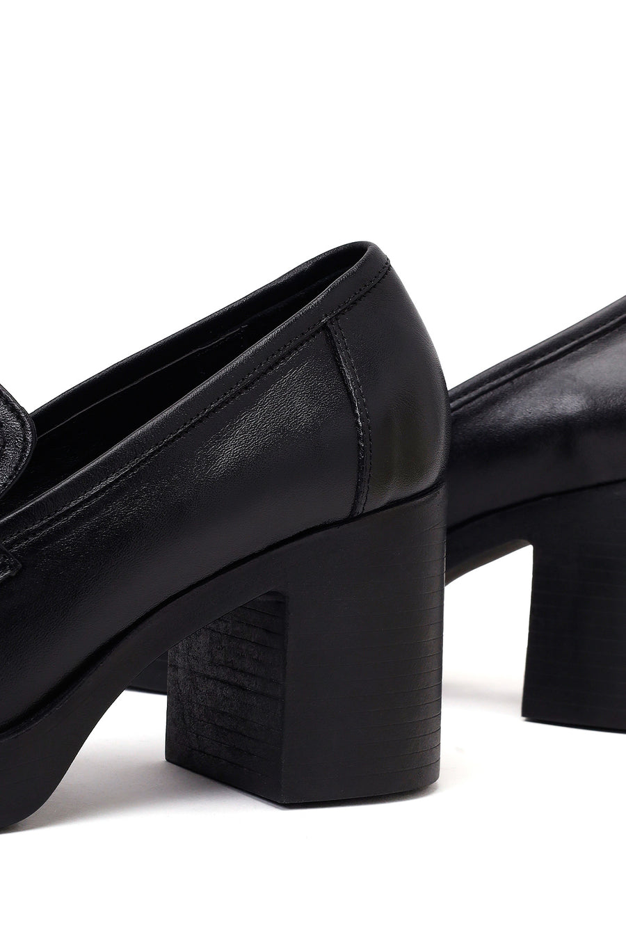 Woman Black Thick-Heeled Leather Loafer