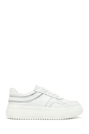 Kadın Beyaz Bağcıklı Kalın Tabanlı Deri Sneaker | Derimod