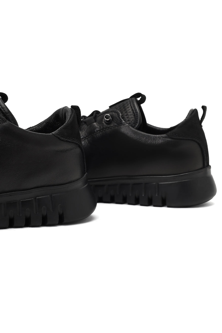 Kadın Siyah Bağcıklı Deri Sneaker