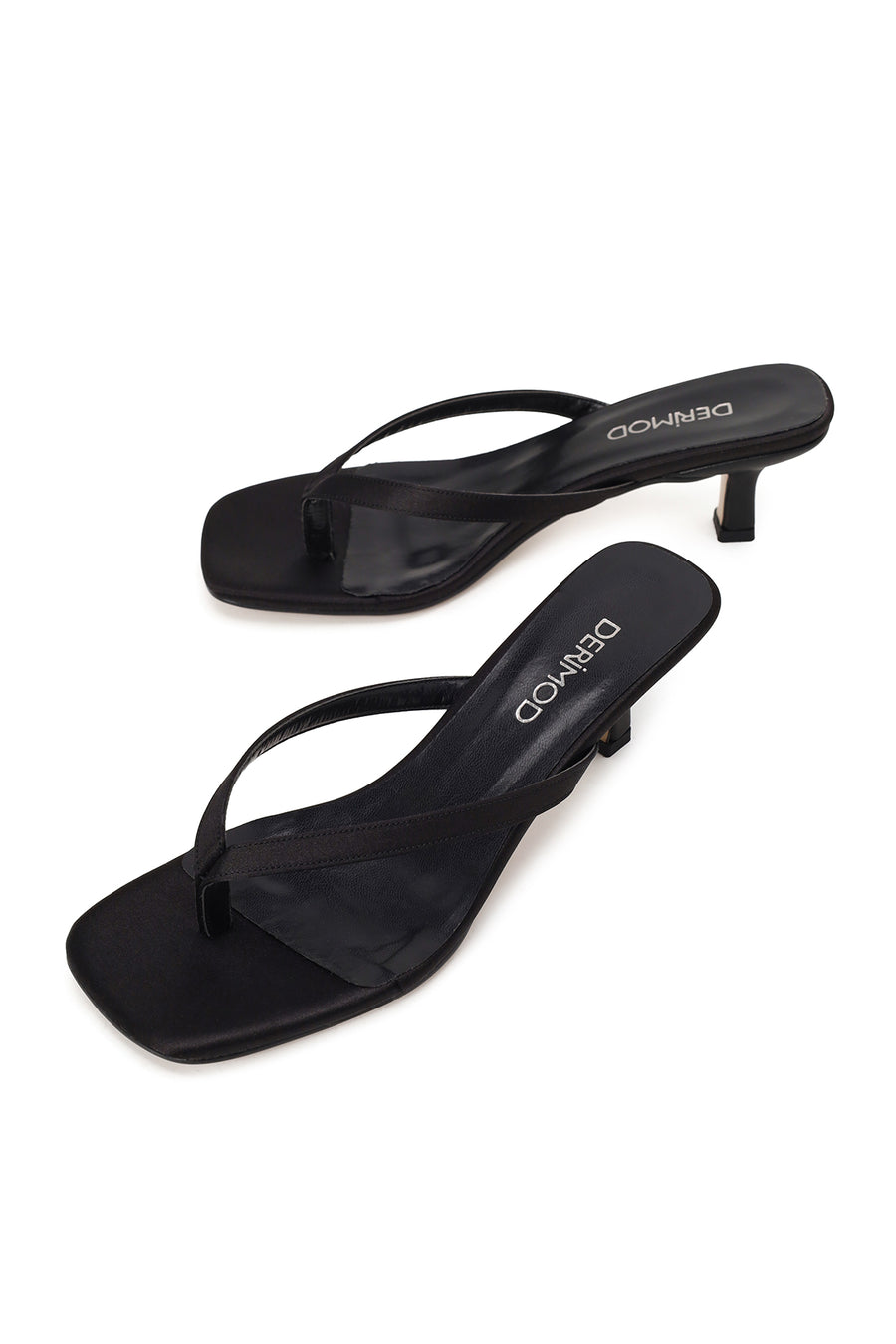 Woman Black Short-Heeled Satin Toe-Post Slipper