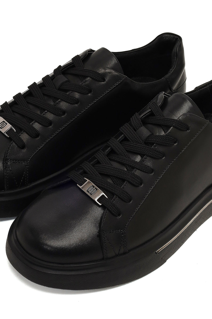 Men's Black Lace-Up Thick-Soled Leather Sneaker