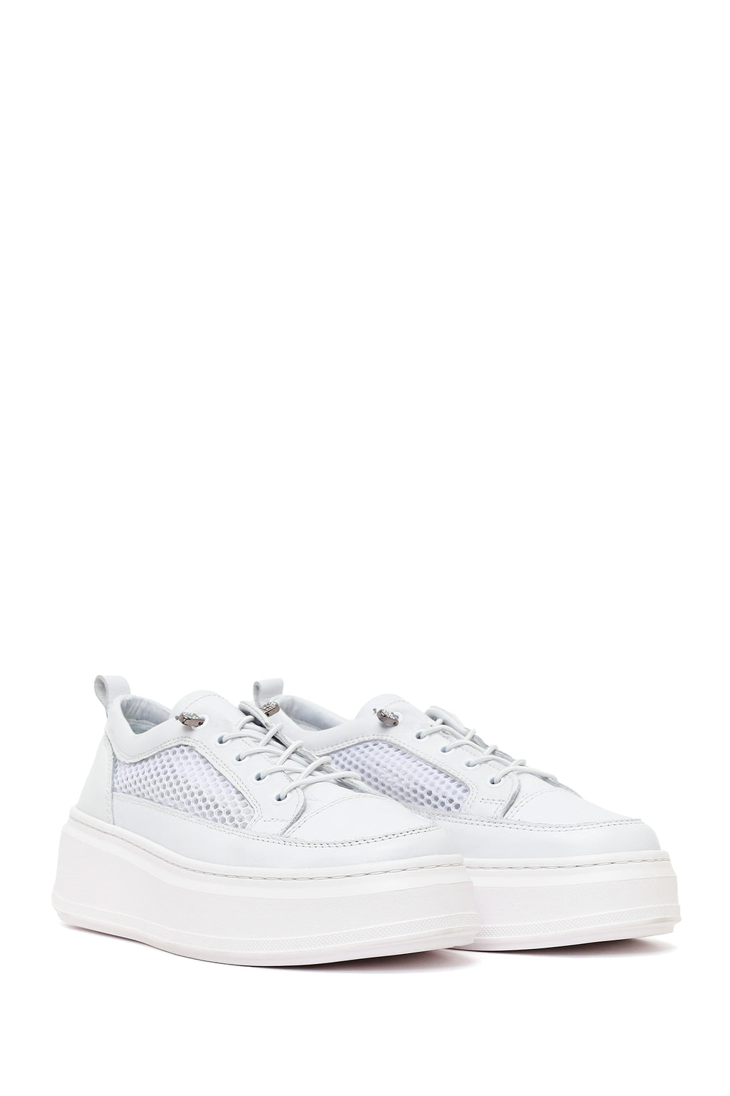 Kadın Beyaz Bağcıklı Kalın Tabanlı Deri Sneaker