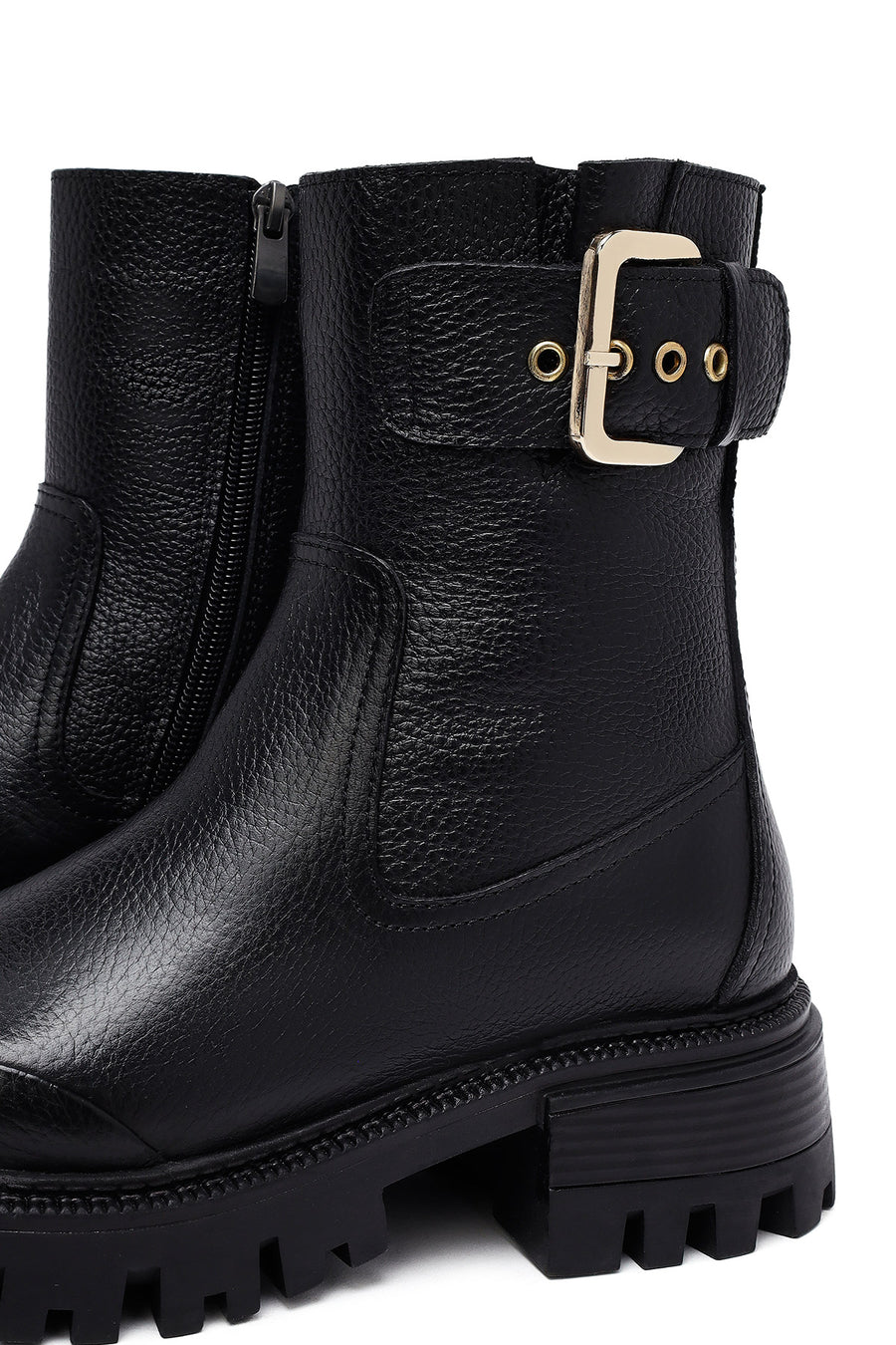 Woman Black Thick-Soled Leather Boots