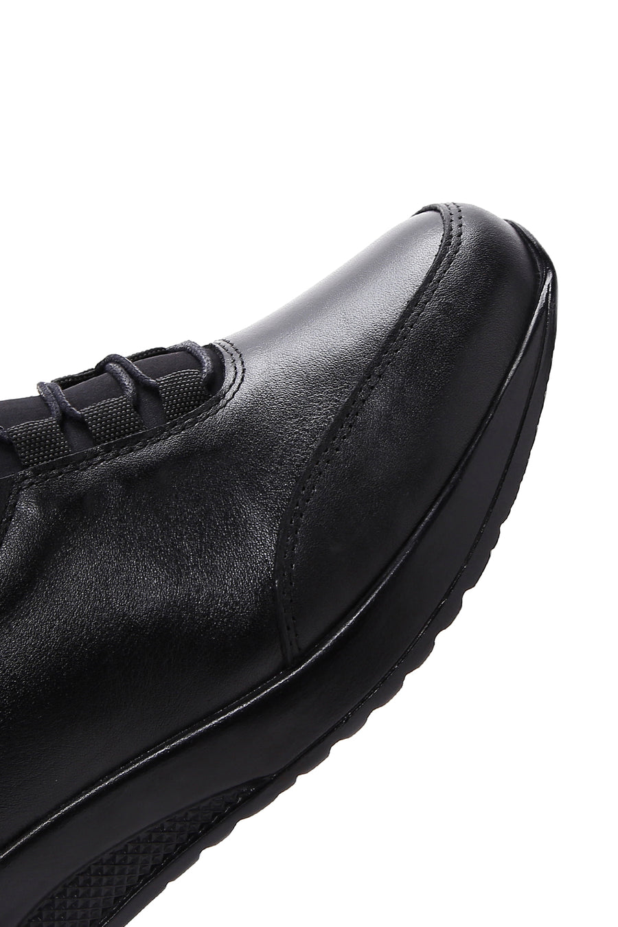 Women's Black Leather Casual Sneaker