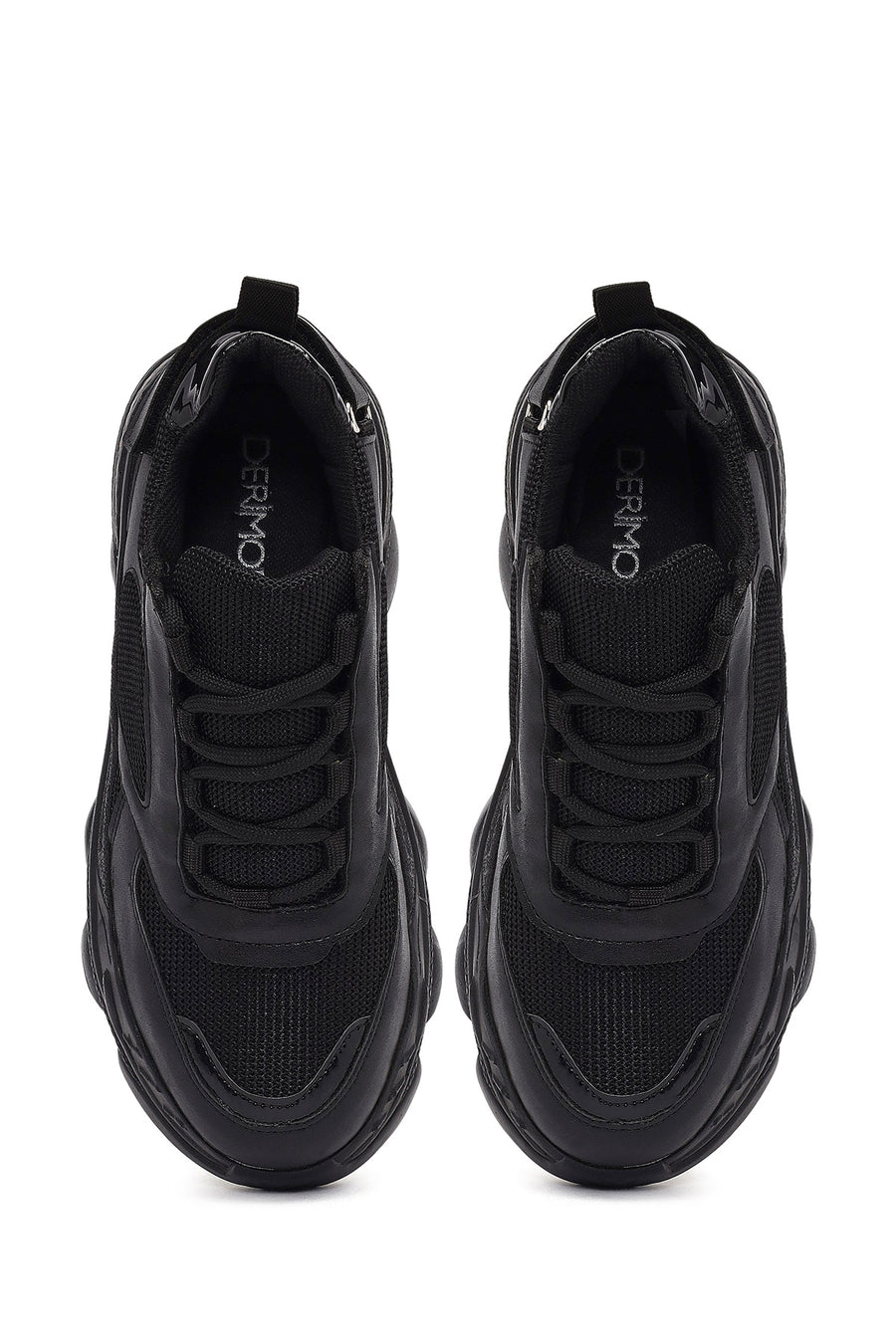 Woman Black Lace-Up Chunky Sneaker