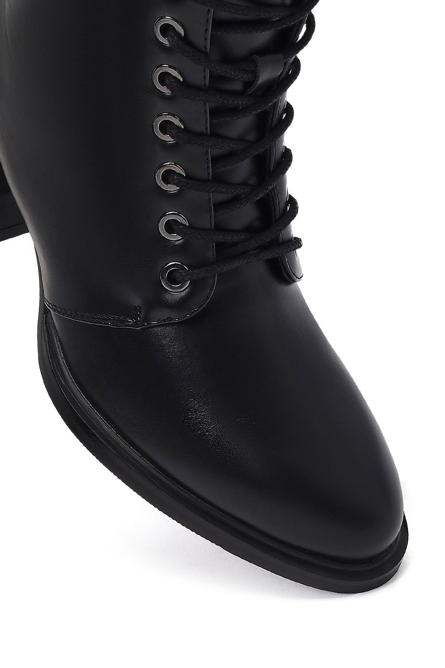 Woman Black Zippered Thick Heel Boots