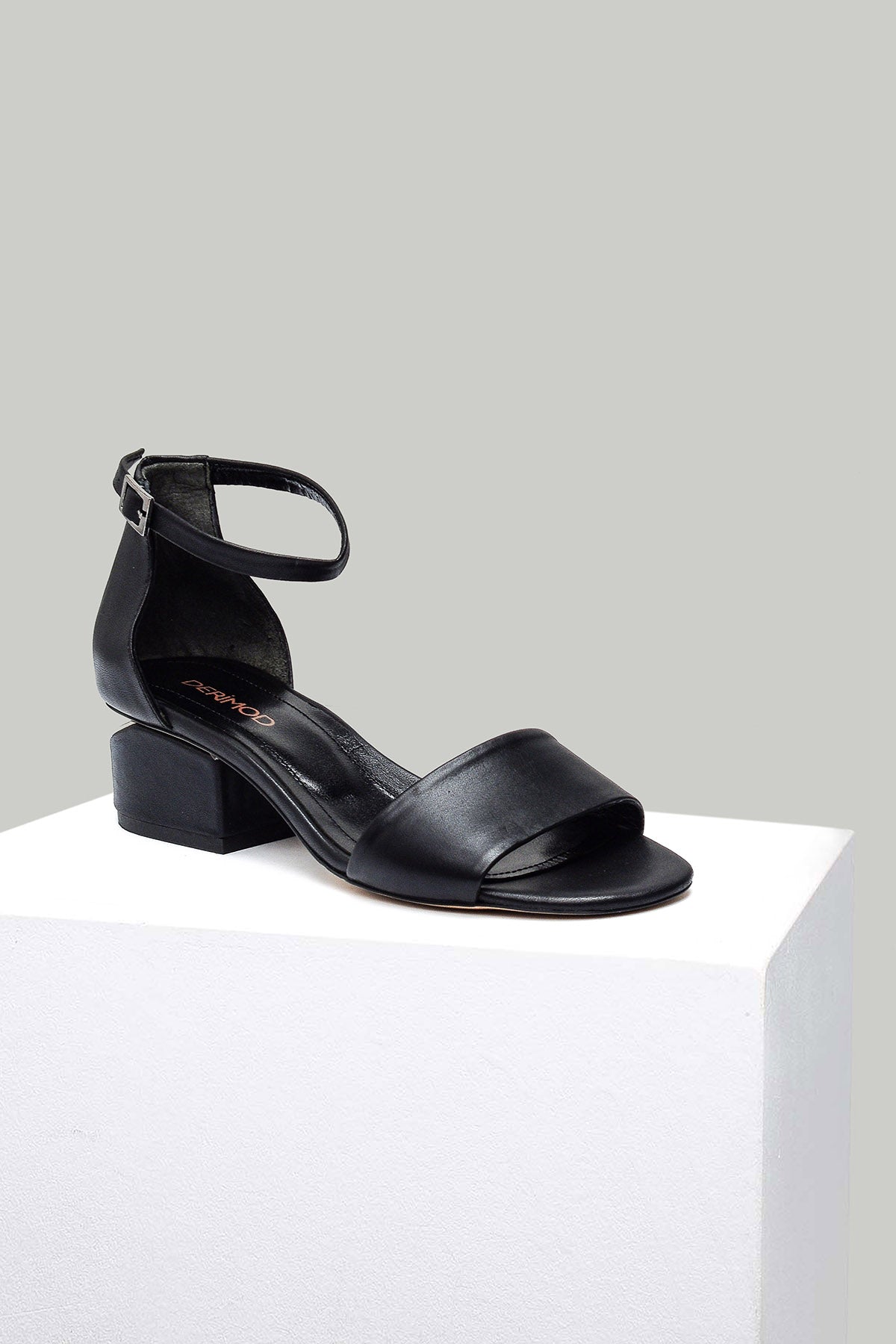 Ankle Strap Women's Leather Heeled Sandals 18SFD167418 | Derimod