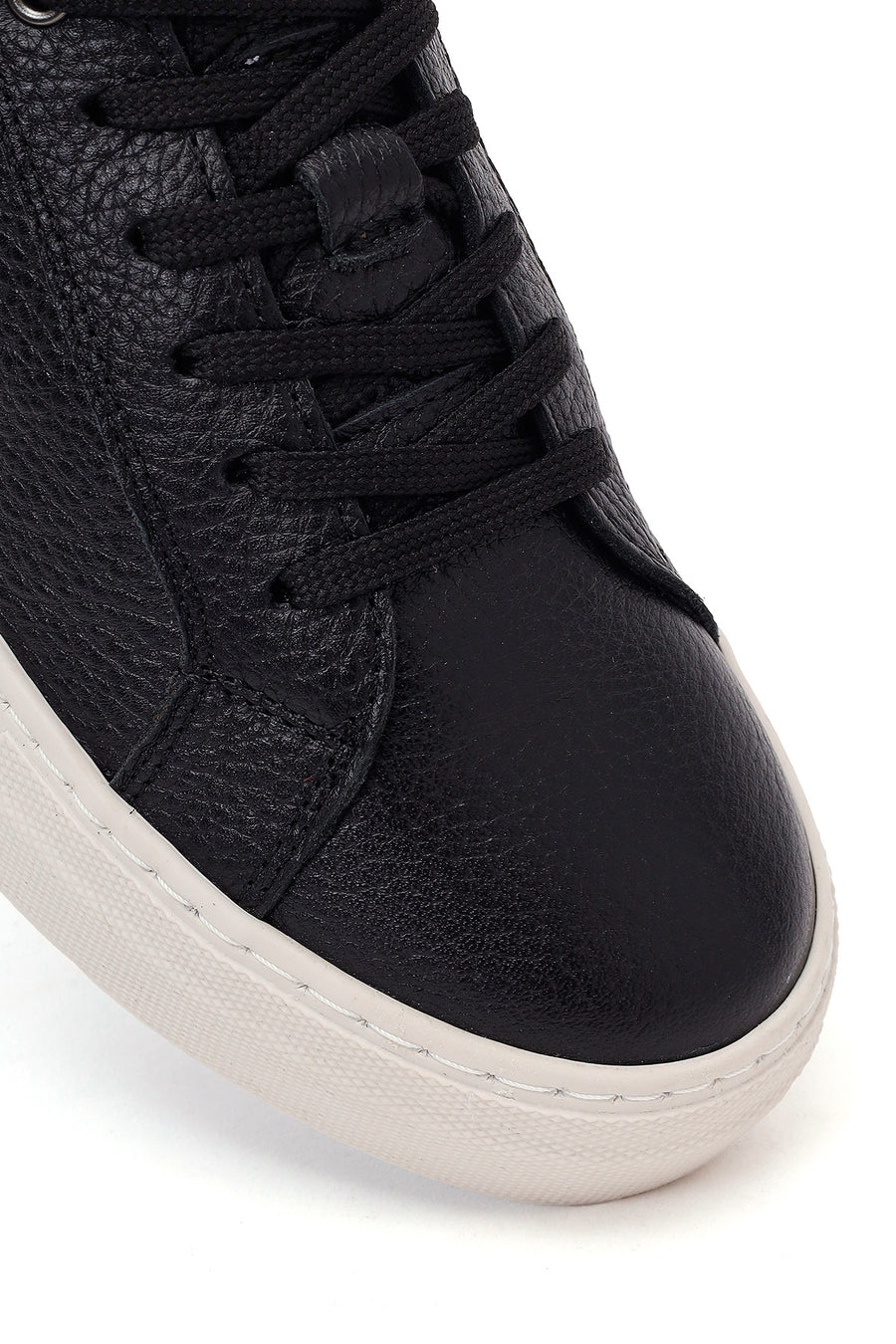 Woman Black Lace-Up Leather Sneaker