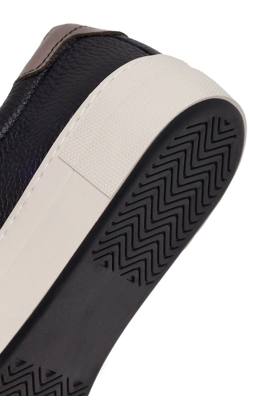 Woman Black Lace-Up Leather Sneaker