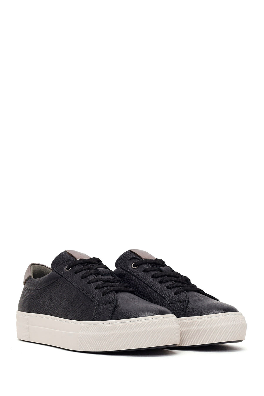 Woman Black Lace-Up Leather Sneaker