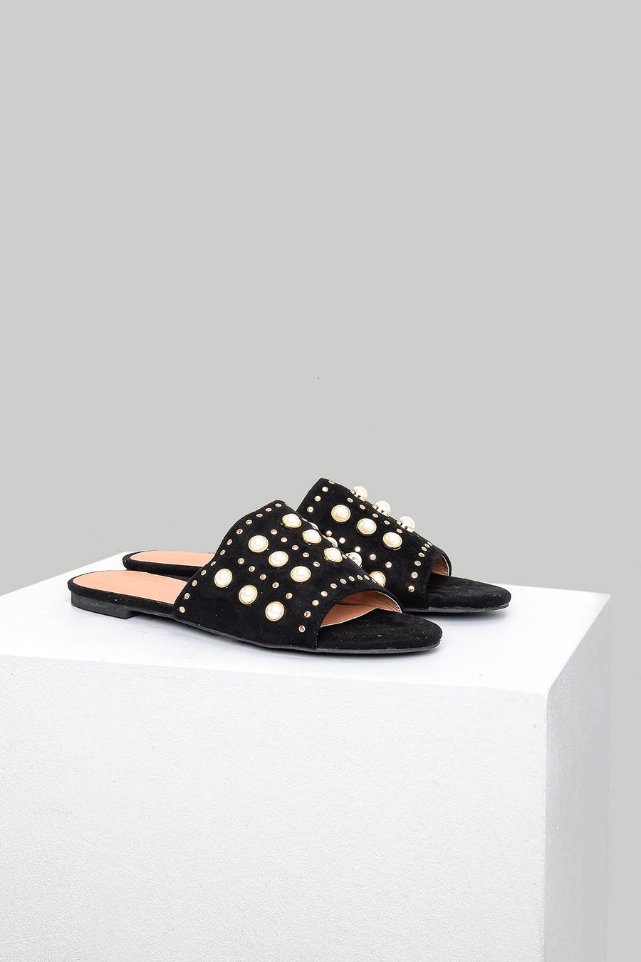 Women's Pearl Detailed Slippers