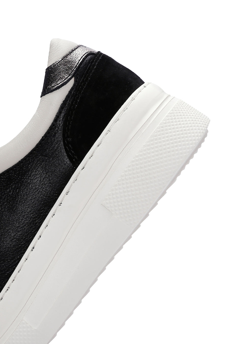 Kadın Siyah Bağcıklı Yüksek Taban Deri Sneaker